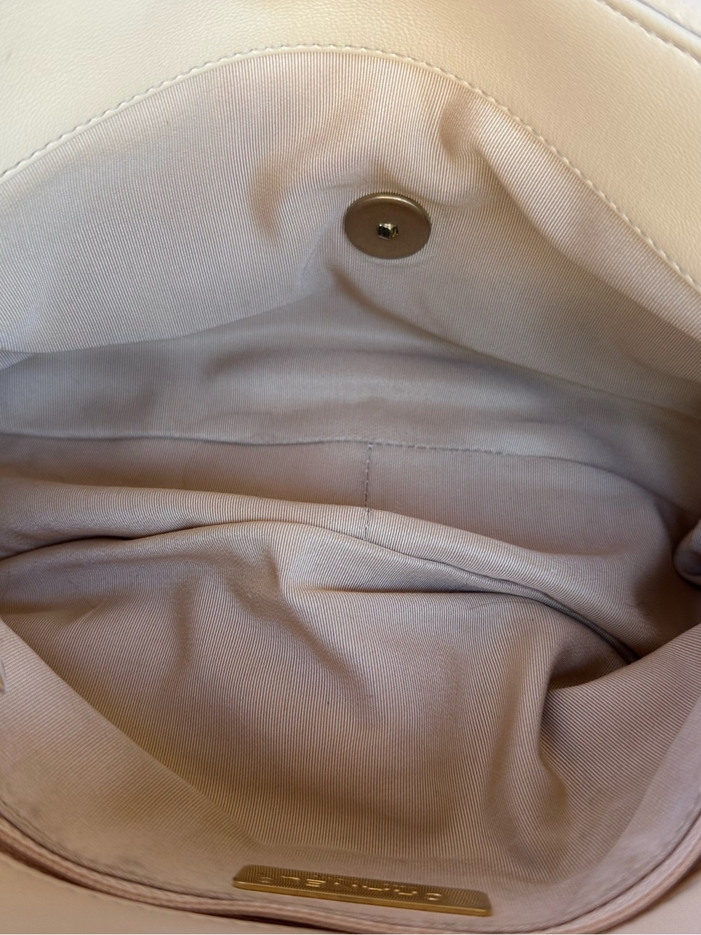 Chanel Large 19 Flap Bag cream Beige Lambskin Mixed Hardware 100% authentic - Picture 6 of 13